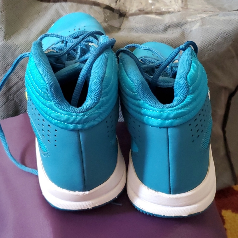 Under Armour Shoes - Picture 3 of 7